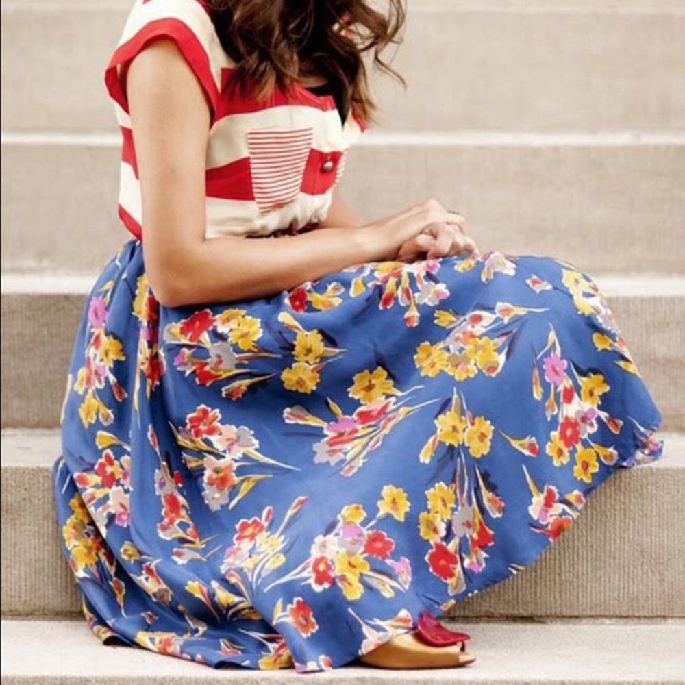Floral Anthropologie skirt
